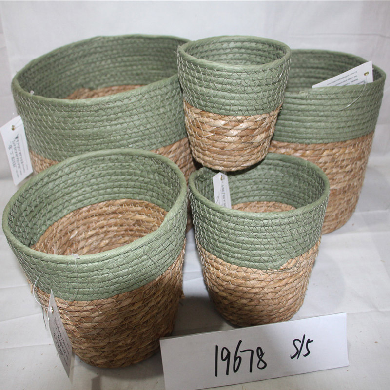 Coș de iarbă natural cu mână din zambile de apă, realizat manual