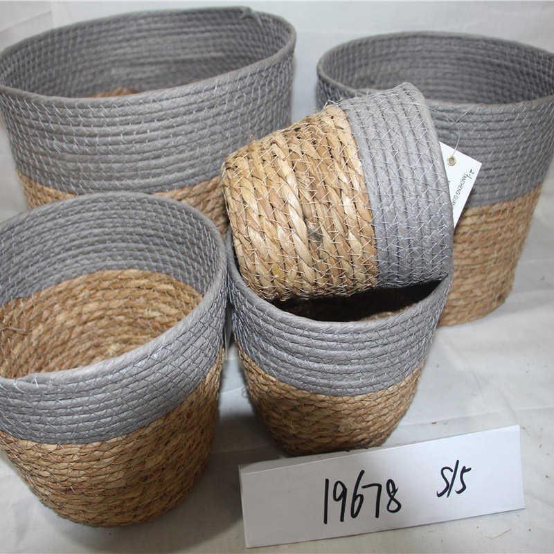 Coș de iarbă natural cu mână din zambile de apă, realizat manual