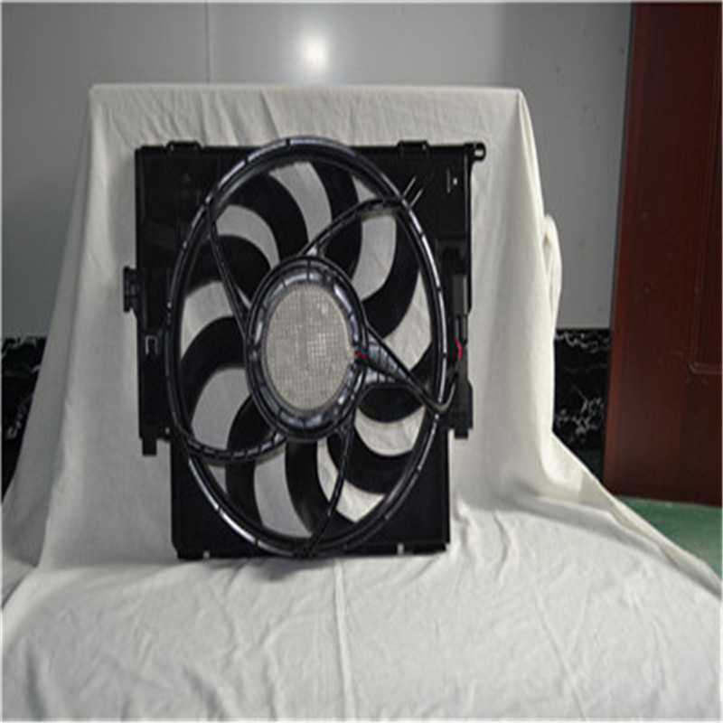 Ventilator de răcire a radiatorului motor 17427640509 pentru BMW F30 / F35