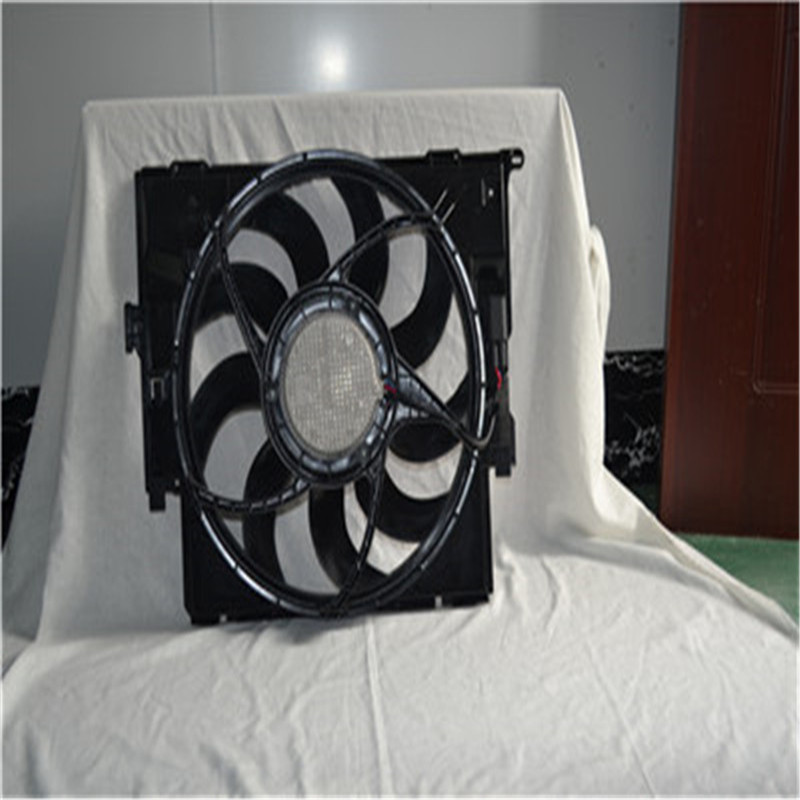 OEM # 17428641964 17427640511 17428621192 Ansamblu ventilator de răcire auto pentru BMW F30 F35