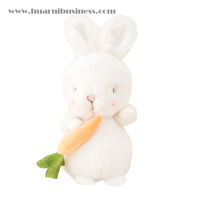 Păpuşa cu morcov poate avea un inel de cheie, mărimea 23cm.