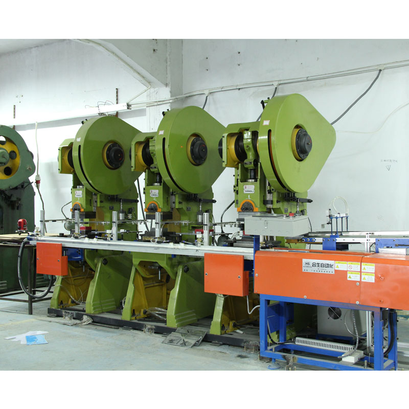 Mașina automată introduce la linia de produse, calitatea stabilă și rata redusă a deșeurilor realizate!!