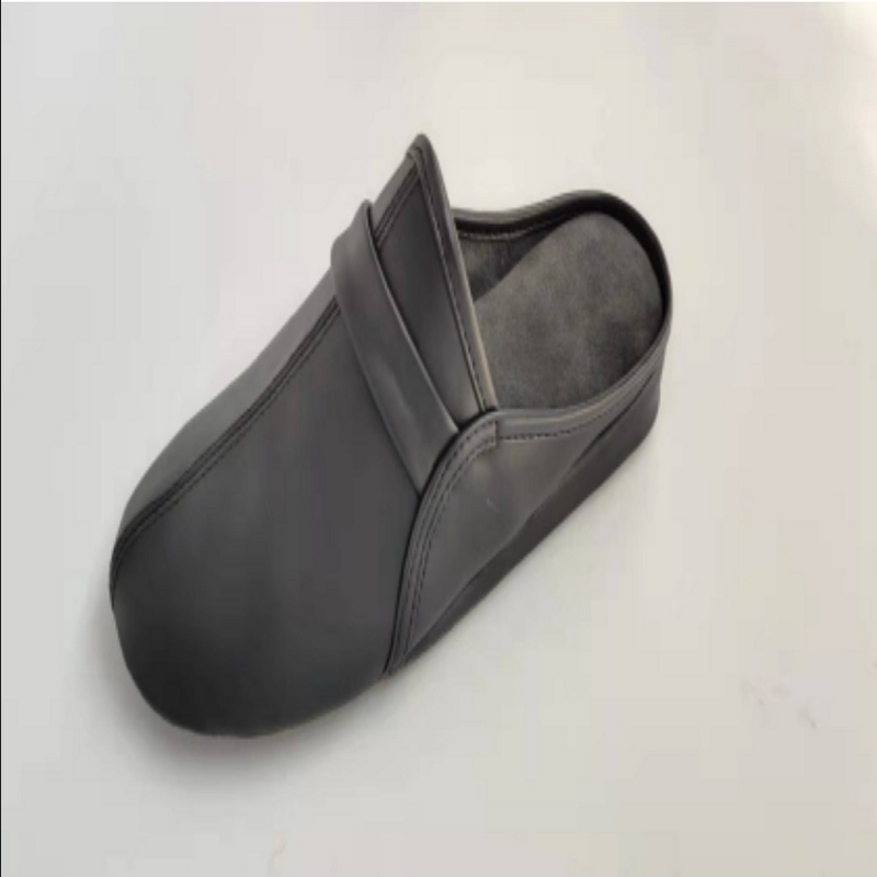 Papuci de piele pentru bărbați