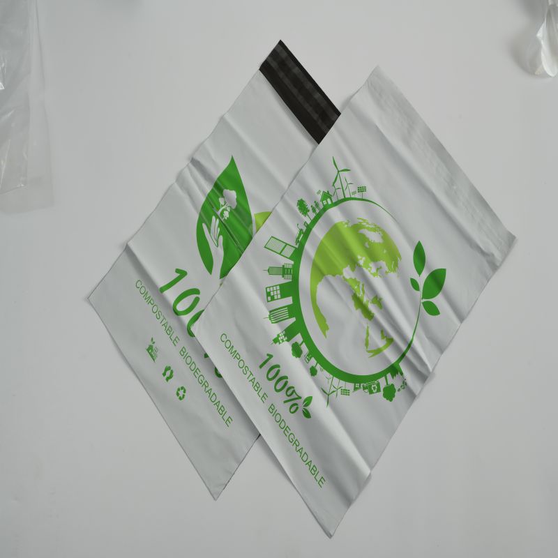 Compostable Biodegradabilă amidon din porumb, care se expediază cu saci adezivi.