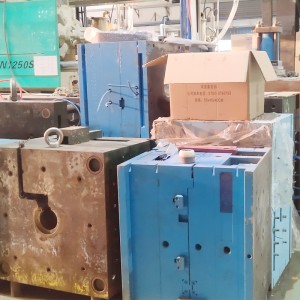 Fabrica de mucegaiuri de înaltă calitate din Shenzhen personalizate pentru turnarea prin injecție a pieselor din plastic