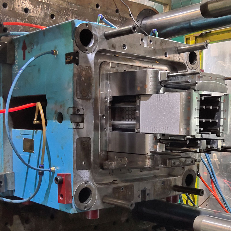 Cea mai mare instalație de turnare prin injecție de la Shanxi, comandată