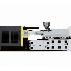 Două mașini de turnare prin injecție hidraulică de plastic