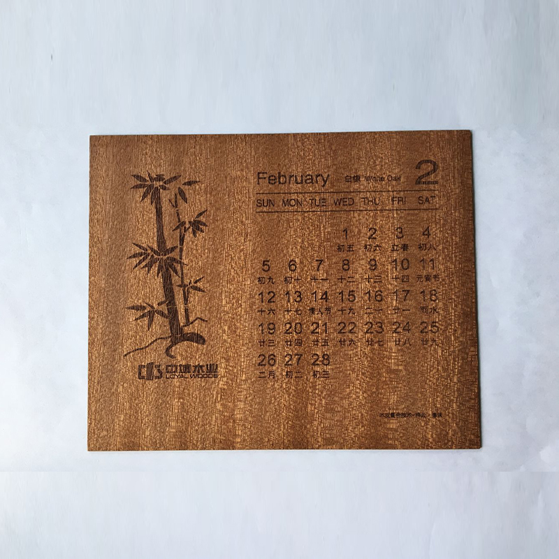 Calendar din lemn