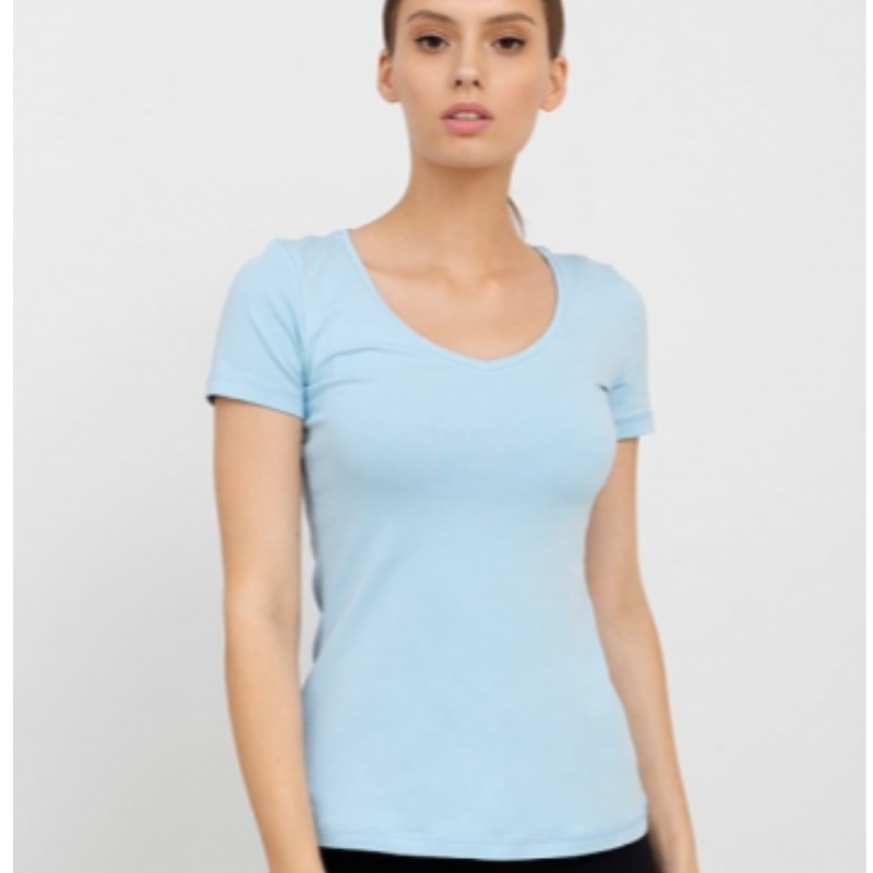 Tricou de potrivire subțire în albastru deschis