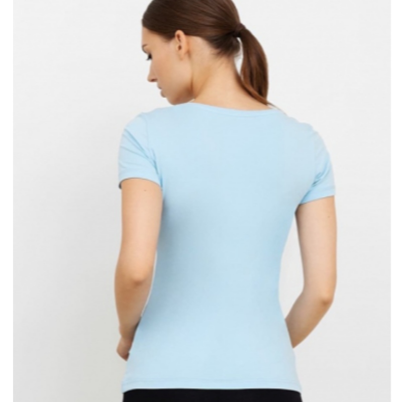 Tricou de potrivire subțire în albastru deschis