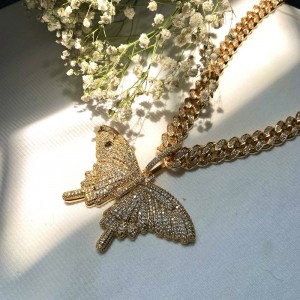 Moda Bling Blow Butterfly Colier Big Dimensiune strălucitoare Butterfly Pandantiv cu lanț cubanez