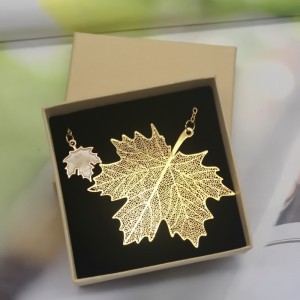 Promovarea marcajelor din alamă publicitară Gold Hollated Logo Souvenir Metal Bookmark