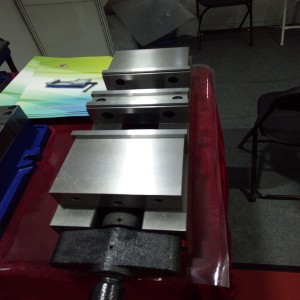 Unghi fix cu polemă paralelă cu coajă hyderaulică vise