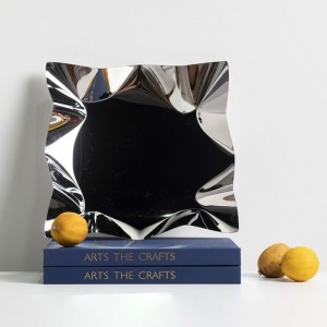 Tava pătrată de argint