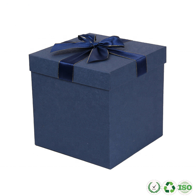 Cutie cadou personalizată de hârtie artizanală reciclată