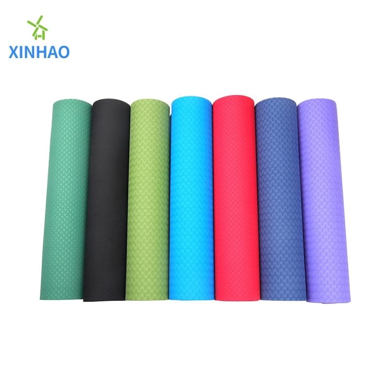 Protecția mediului cu două straturi cu două culori personalizate (4/6/8mm) TPE Yoga Mat cu ridicata, potrivit pentru yoga, fitness, pilates