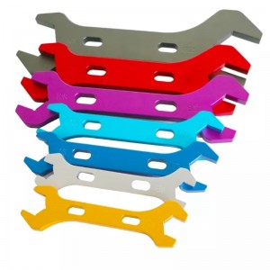 O cheie setată un Wrenches Harbour Freight Aluminum Chease duble pentru cap