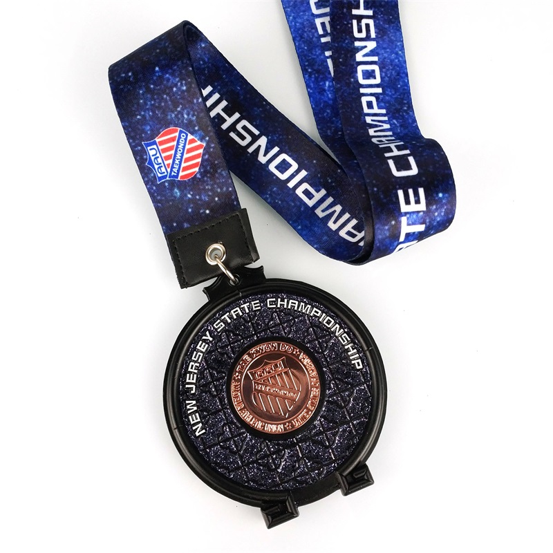 Design de mână Medalii de sticlă metalică de cursă pentru jocuri de iarnă placate antice 2022 Medalii