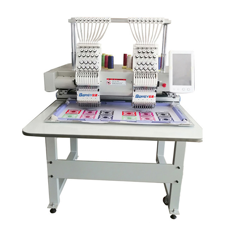 Mașină de broderie de cusut computerizată cu cap dublu