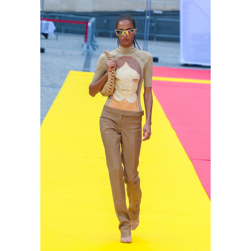 Stella McCartney/yoshitomo Nara/capsule Collection/rebellious Spirit/Cartoon Image Image Cross-Fronther Nume articular