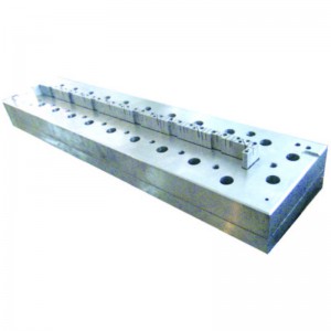 Mold de extrudare a ușilor largi din plastic