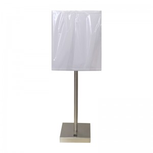 Lampa de masă cu finisaj denichel periat cu stil simplu, cu un comutator de balansoare pe oaspeți la camera de oaspeți