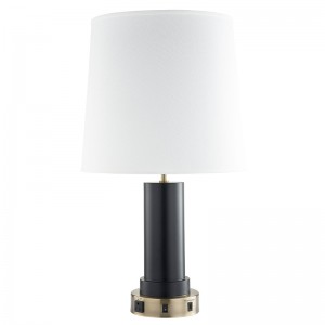 Lampă denoapte personalizată cu alamă antică și finisajnegru, un comutator de balansoare/off, o priză convenabilă și un port de încărcare USB la camera de oaspeți