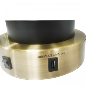 Lampă denoapte personalizată cu alamă antică și finisajnegru, un comutator de balansoare/off, o priză convenabilă și un port de încărcare USB la camera de oaspeți