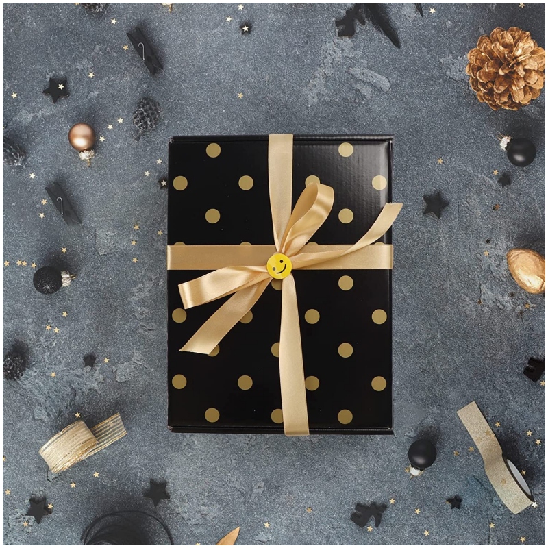 Cutie cadou personalizată cu cartonnegru și aur