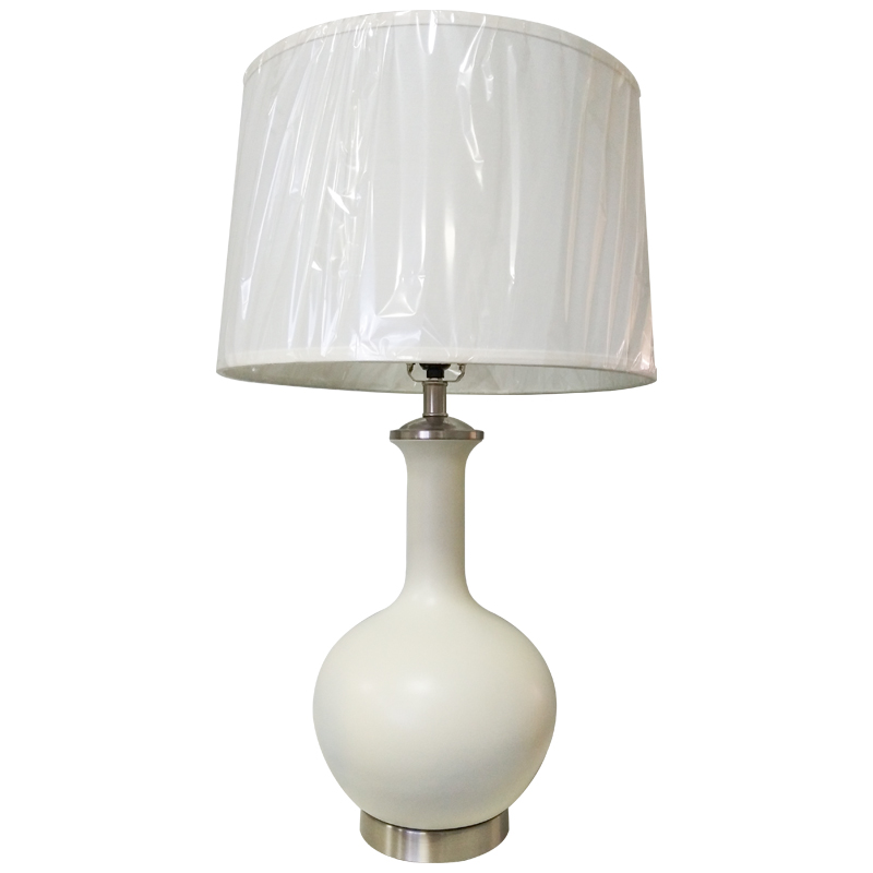 Homewood Suites Hotel Hotel Lampa de masă cu ivory Crackle Resin Corp la Hotel Guestroom