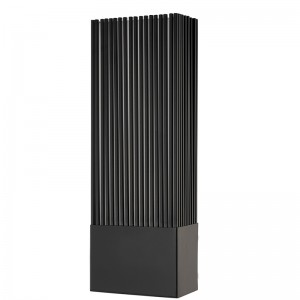 HAMPTON INN HOTEL HOTEL METAL SCONCE cu finisajnegru mat și difuzor acrilic în interior la hotel coridoare tipice de podea