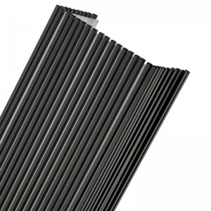 HAMPTON INN HOTEL HOTEL METAL SCONCE cu finisajnegru mat și difuzor acrilic în interior la hotel coridoare tipice de podea