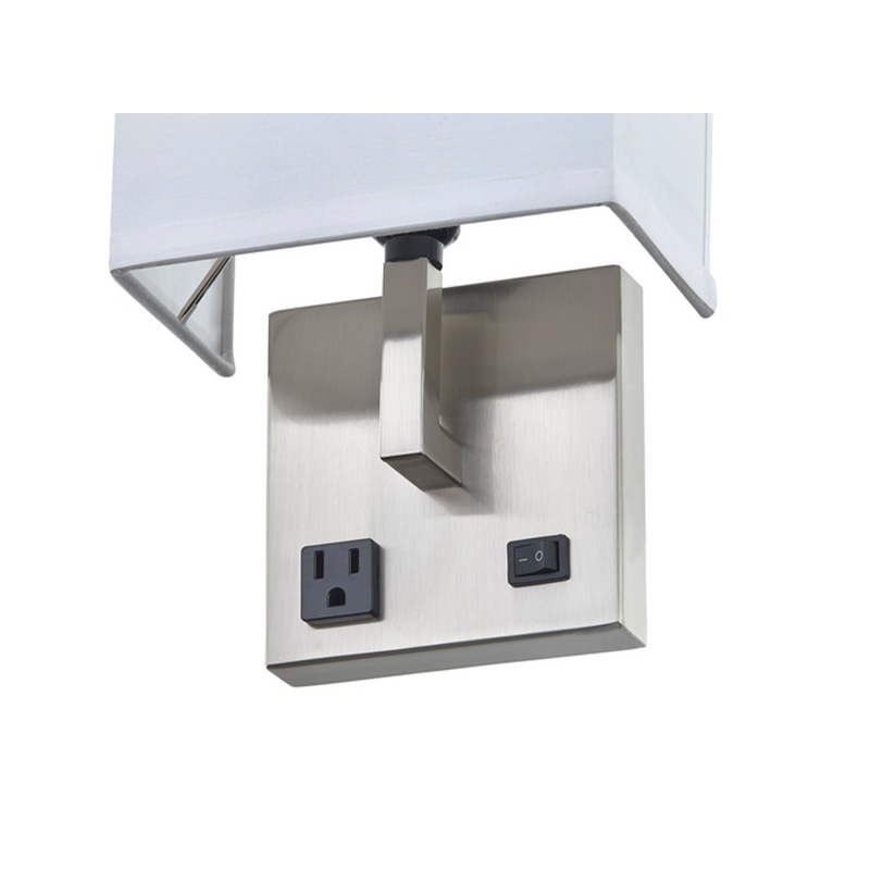 Hospitality Hotel Hand Wall Sconce cu finisaj denichel periat și jumătate de umbră dreptunghiulară de țesătură la hotel cameră tipică de oaspeți