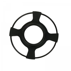 Mașină în jurul pieselor de cauciucnegre ale motorului