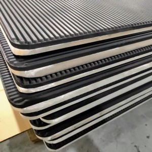 Placă de cauciuc din aluminiunegru cu stivuitoare