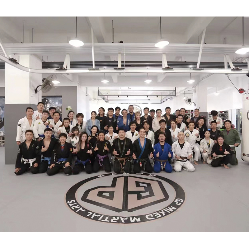 De asemenea, vom oferi unele echipamente prietenilornoștri