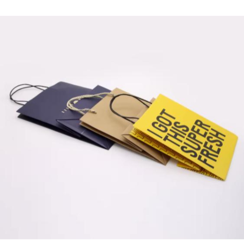Logo tipărit personalizat Kraft Paper Packaging Bag Craft Cadou Craft Cumpărături Biodegradabile de hârtie cu mâner