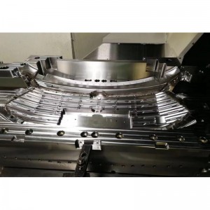 matriță pentru grila mașinii