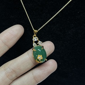 Colier cu pandantiv ovale de jad verde opulent cu accente albe de zircon, aur-Cadru placat, femei elegante\\bijuteriile