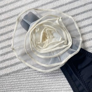 2025 Nou Bikini European și American Hot Girl cu trei - Flori dimensionale. Cruce - Border cel mai bun - vânzând două sexy - costum de baie cu pantaloni de triunghi 8863 Preț:$79.99